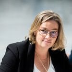 Véronique Boyet accompagne les entreprises dans leur envie de développer les talents de leurs équipiers au service d’un projet. Son point fort ? l’accompagnement des programmes de transformation.